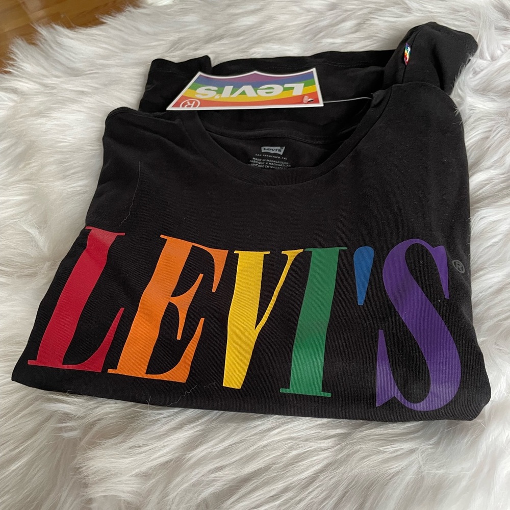 Levi’s pride lgbt rainbow black tshirt xsmall